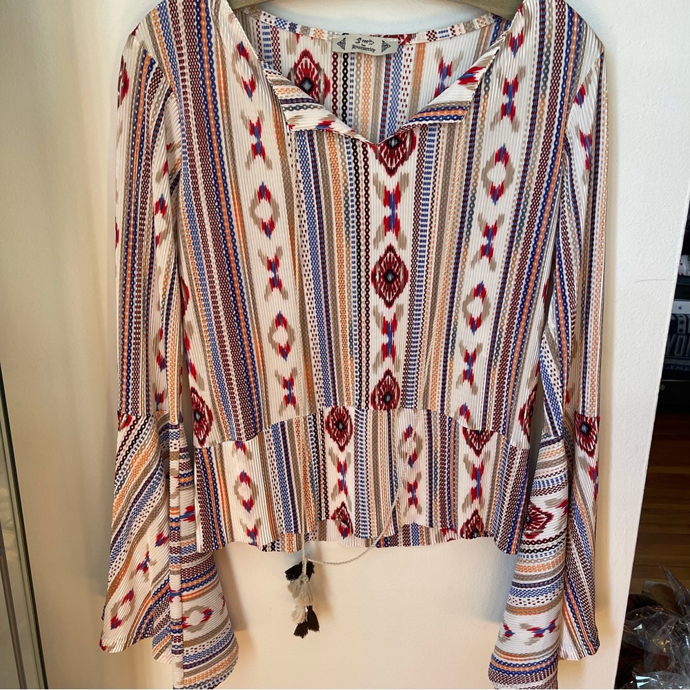 Free For Humanity Shirt- Flare sleeves ~Size Medium
